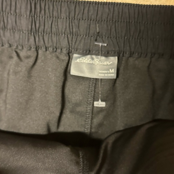 Eddie Bauer black skorts size medium Tulip hem. Nylon SPF 50 - Picture 7 of 9